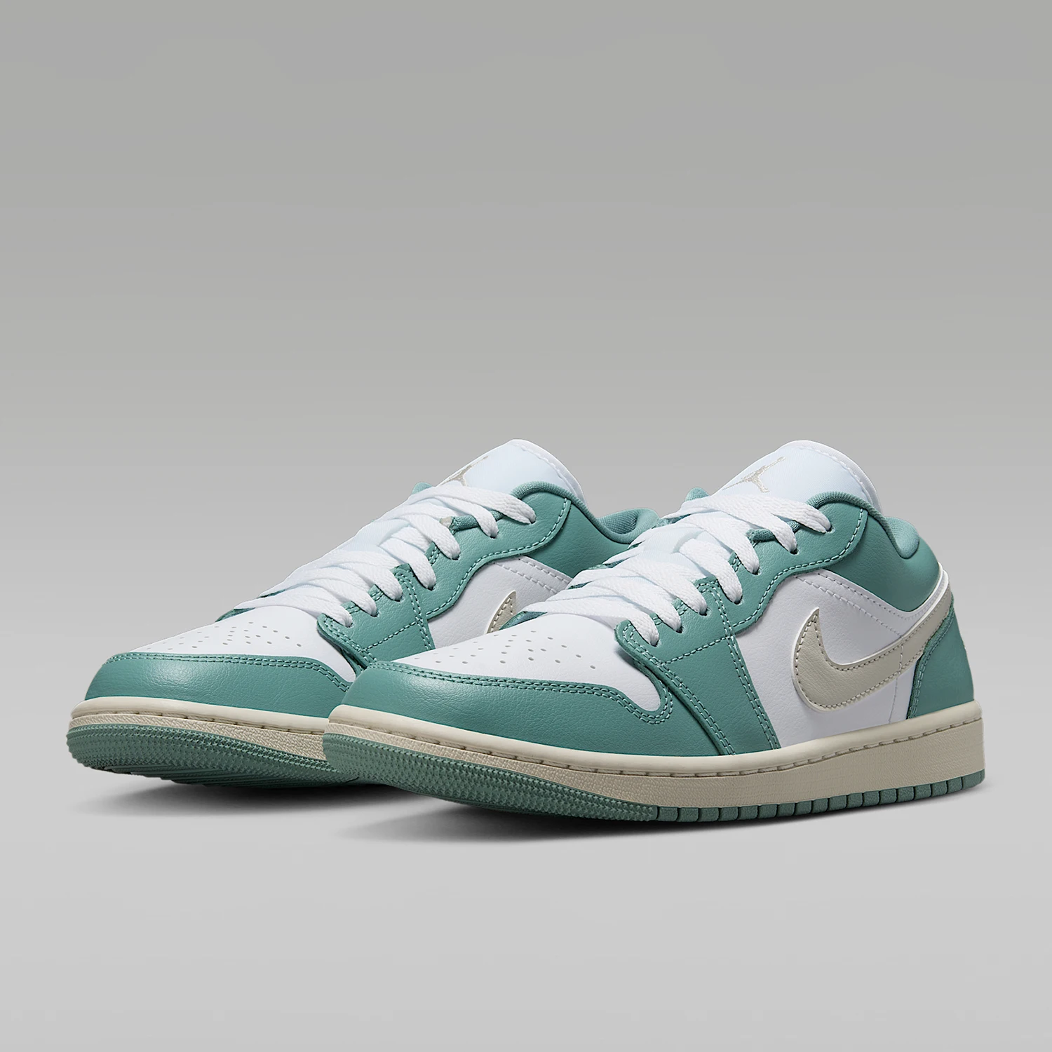Nike Authentic JORDAN Women's Retro Lace-Up Classic Breathable Sneakers DC0774-138