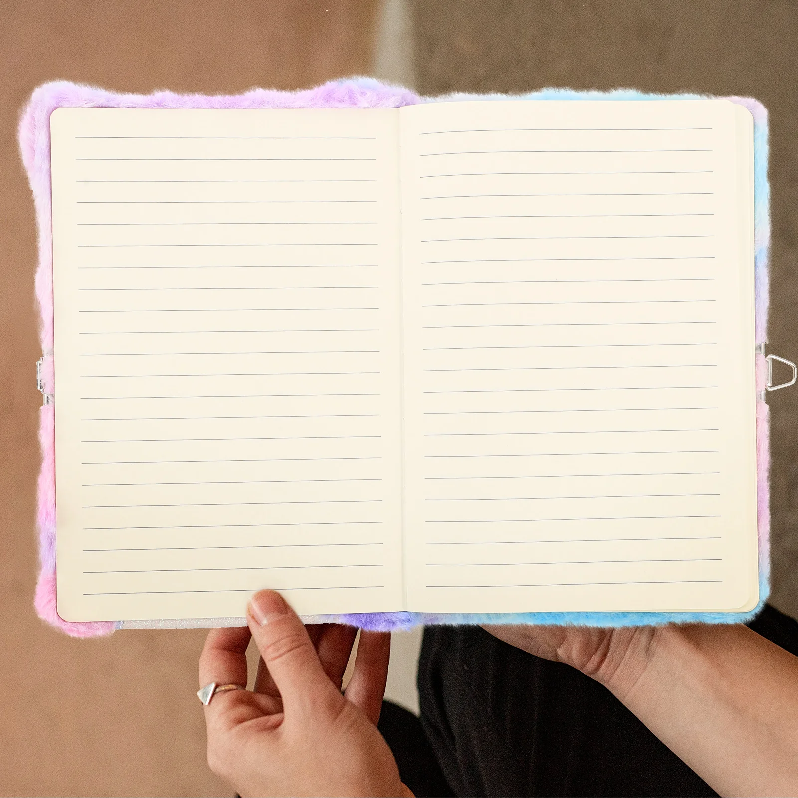 โน๊ตบุ๊คที่มีล็อคสาวโน๊ตบุ๊คโปรดปรานเครื่องเขียนตุ๊กตาไดอารี่สาวปกของขวัญลับของ Girly