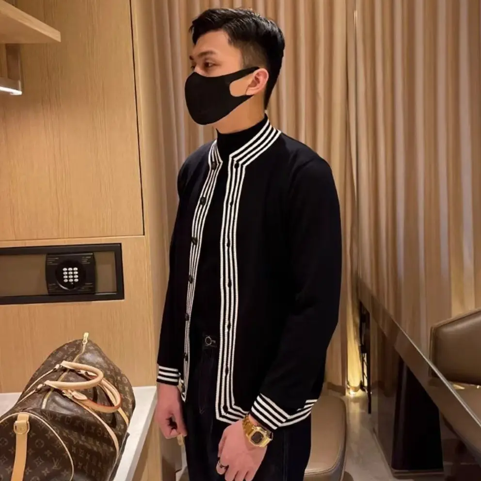 سترة صوفية مخططة راقية للرجال مع إحساس فاخر باللون الأسود وياقة واقفة سترة متماسكة بقصة ضيقة #2