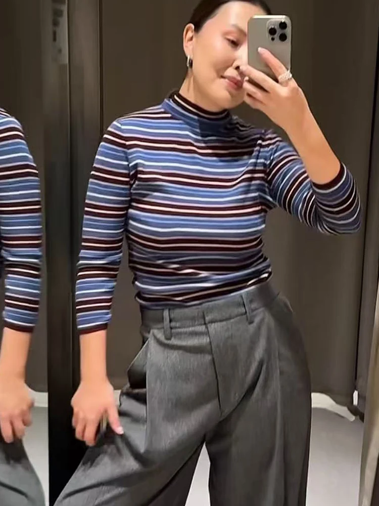 

﻿ Новые женские повседневные свитера с воротником-стойкой и контрастными вставками, модные облегающие вязаные топы в полоску, стильные пуловеры для города и работы, коллекция 2026 года