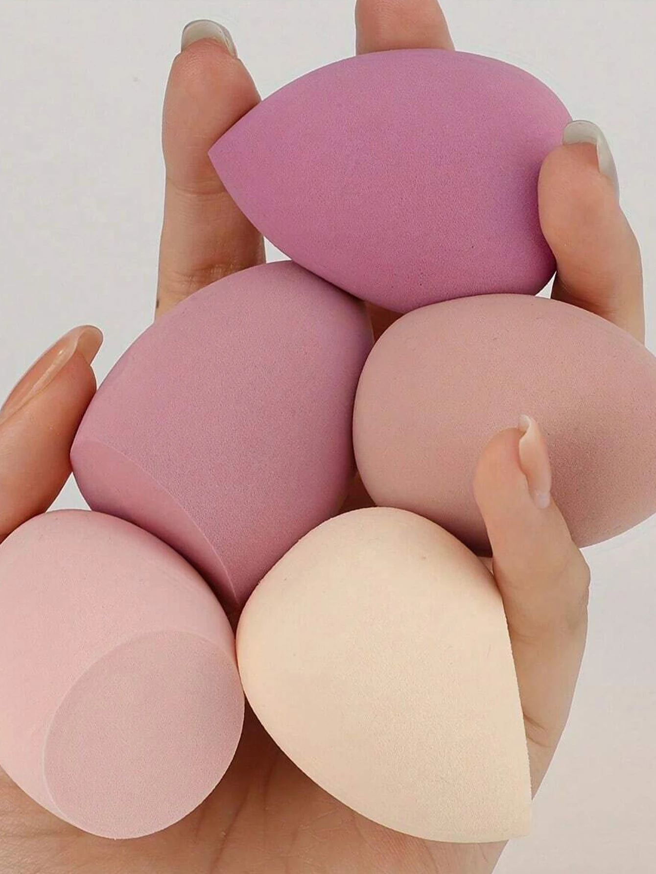 ฟองน้ำแต่งหน้าแบบไข่ แป้งฝุ่นแบบหยด ฟองน้ำแต่งหน้าแบบไข่ ฟองน้ำแต่งหน้าแบบแอร์คูชั่น อุปกรณ์แต่งหน้า เหมาะสำหรับการแต่งหน้าด้วยตัวเอง ไม่