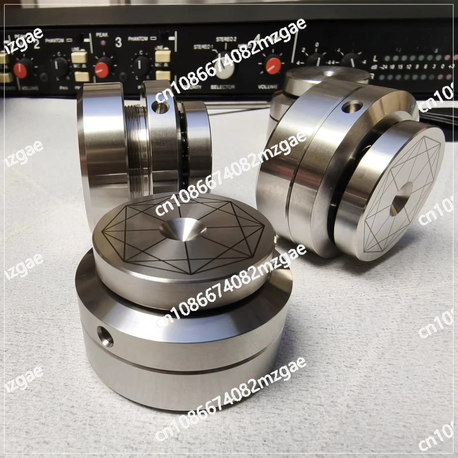 Floor-to-ceiling speakers, audio tripod, bracket, power amplifier CD shock absorber, shock absorber foot nail pad