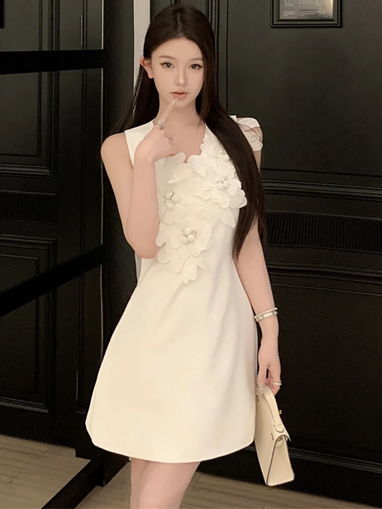Biała Elegancka Sukienka Mini z Aplikacjami, Dekolt V, Letnia Moda Damska, Bez Rękawów, Codzienna Sukienka 2025 Koreańska Sukienka Bodycon na Imprezę