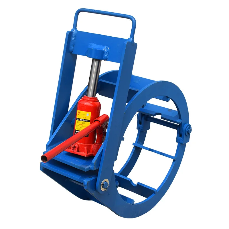 Pipeline welding external docking locator with strong docking pliers