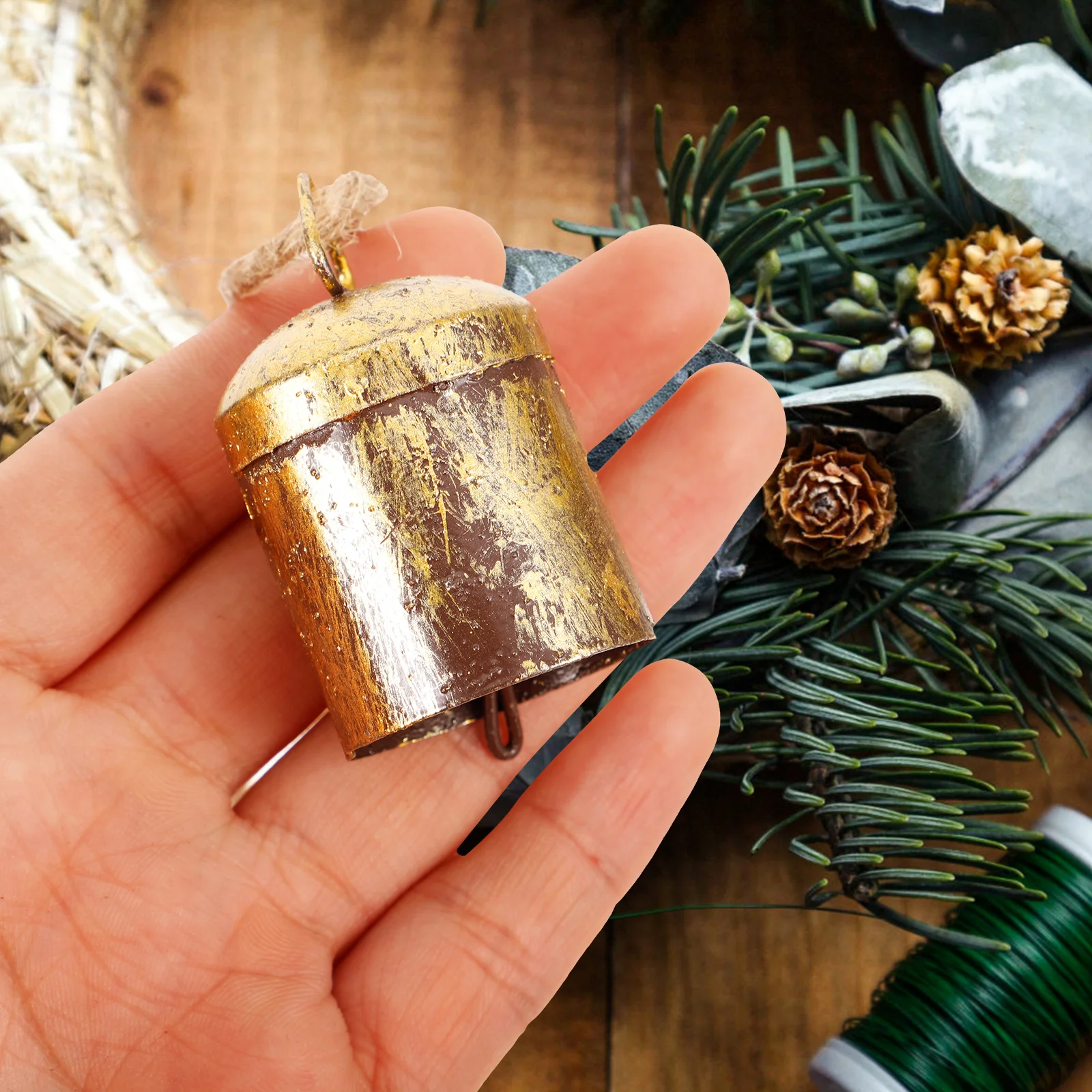 

4Pcs Retro Metal Bell Vintage Style Holiday Decorations Christmas Tree Hanging DIY Craft Bells Festival Ornaments