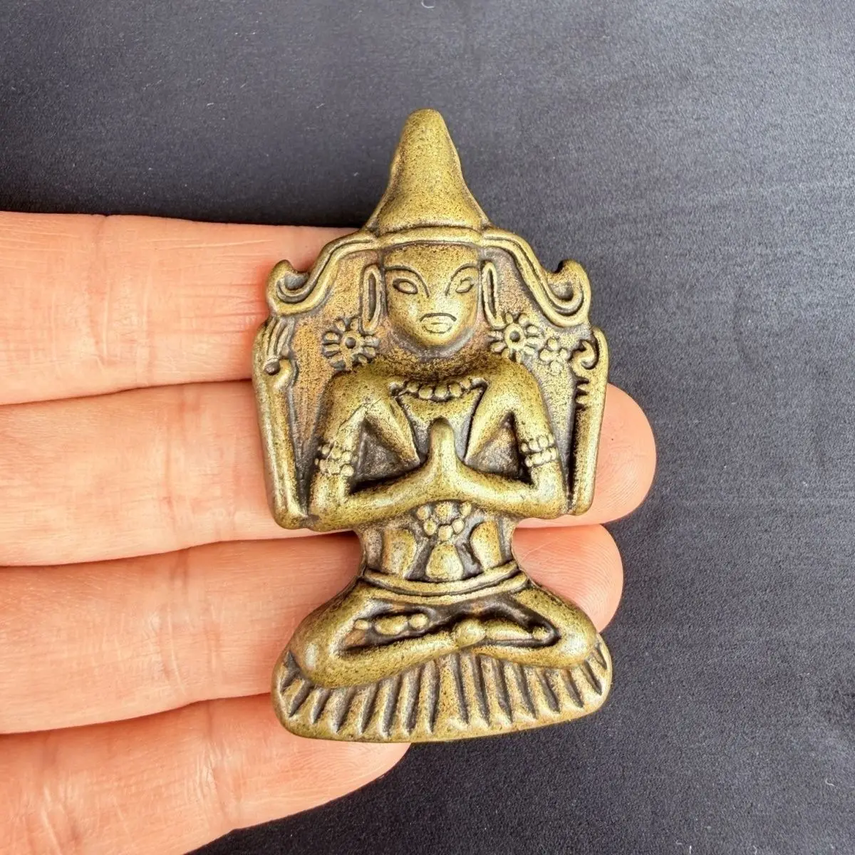 Tibet Tibetan sitting guanyin Four-Armed Avalokiteshvara amulet Statues Figurines Lucky Ornaments Home Decoration gifts