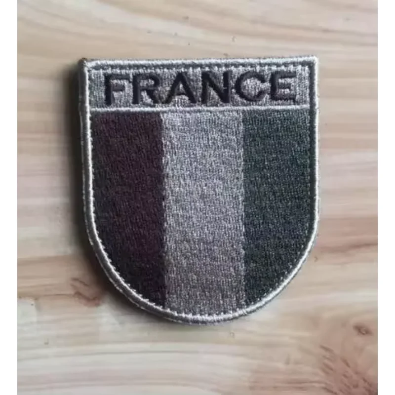 Colorful Stripes Embroidery Shield Patch France Italia Flag Emblem Hook&loop Style EIRE Arm Badge Österreich German Coat of Arms