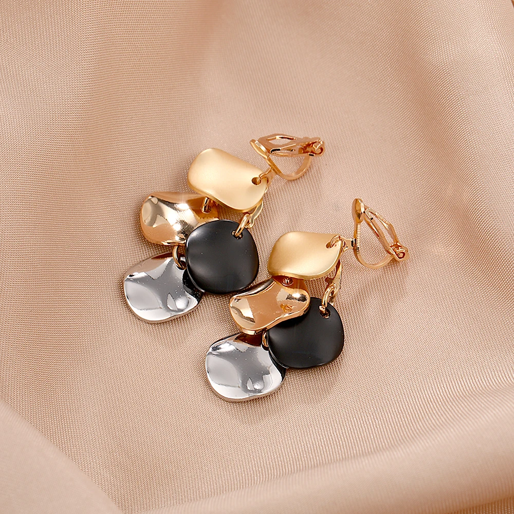 Fashion in Europe and The United States Temperament Large Round Piece Clip on Earrings for Women Girls Ear Jewelry