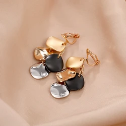 Fashion in Europe and The United States Temperament Large Round Piece Clip on Earrings for Women Girls Ear Jewelry