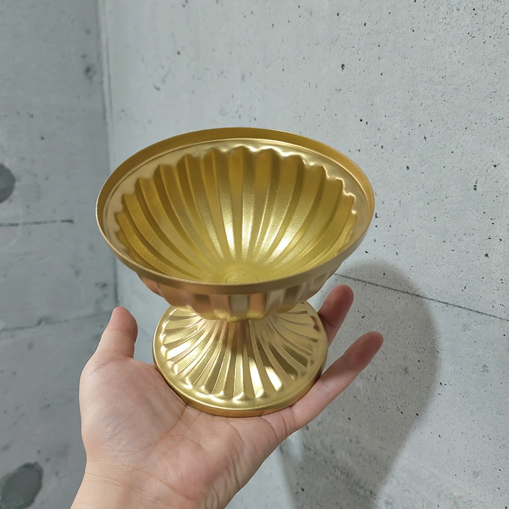 

3.7 Inch Mini Gold Flower Vase for Centerpieces Wedding Metal Urn Planter Vase Tall Trumpet Home Flower Holder for Anniversary