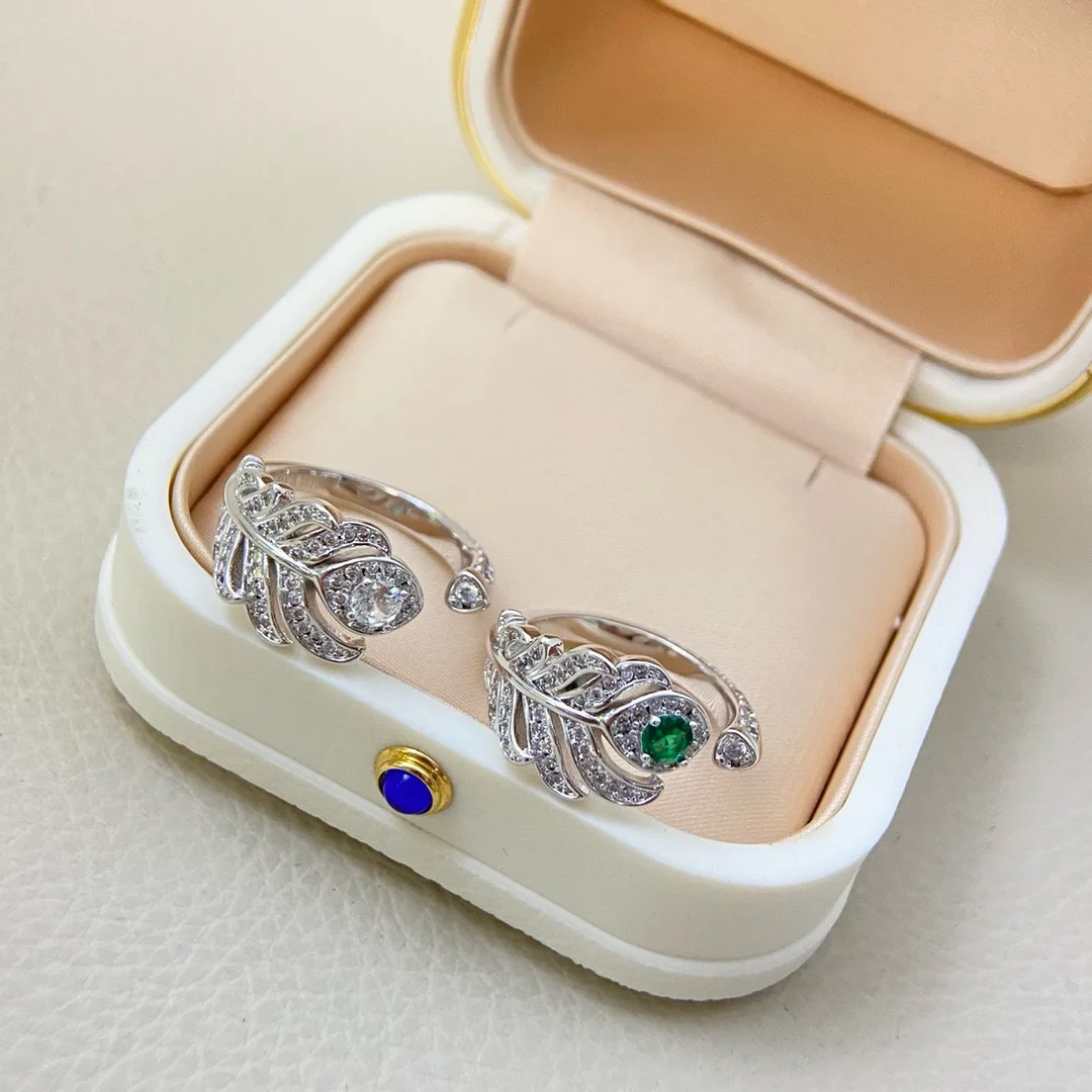 

The 2025 new high-version V gold diamond feather tree leaf ring is a fashionable and versatile, light luxury and high-end ring f