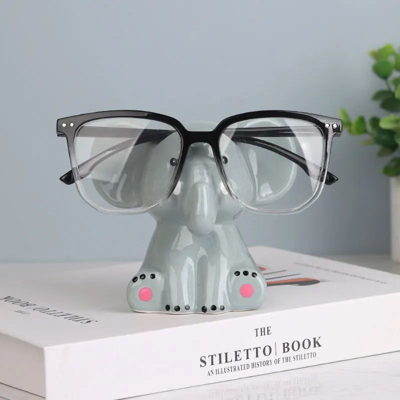 Cute Lucky Little Elephant Eyeglass Holder Decorative Item For Eyewear Store Display Stand For Eyewear Shelf Decorative Piece