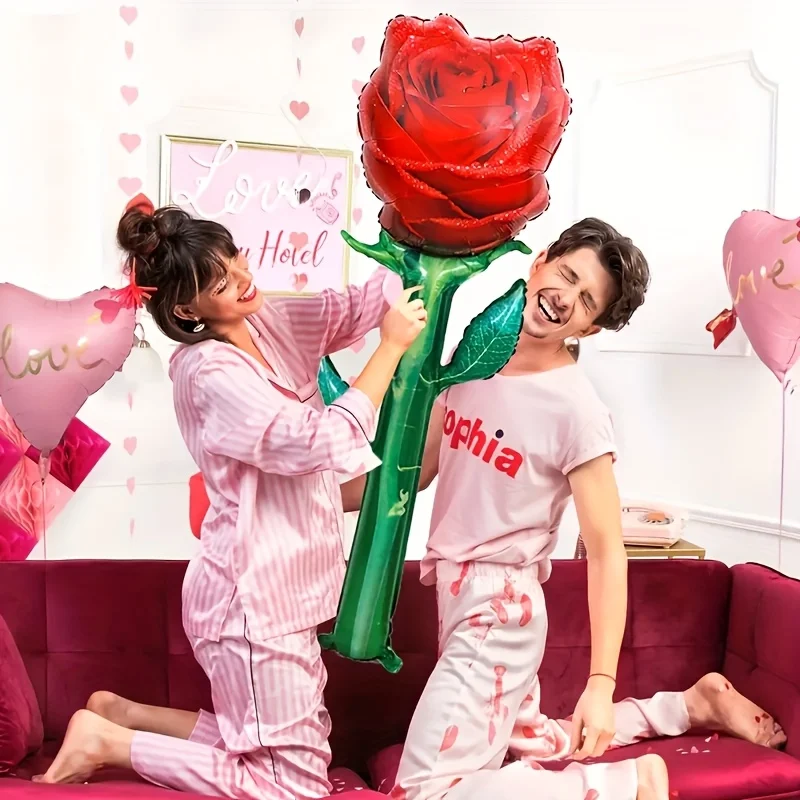 

Giant rose aluminum foil balloons are suitable for decorating Valentine's Day, weddings, and proposal parties for anniversaries