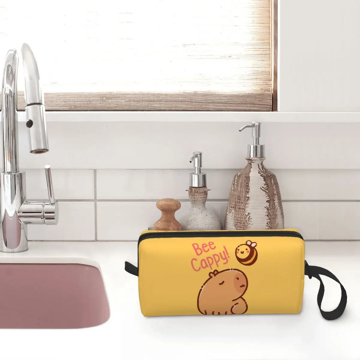 Bee And Capybara Makeup Bag Travel Cosmetic Bag Men Women Bee Cappy Toiletry Bags Storage Pouch Bag