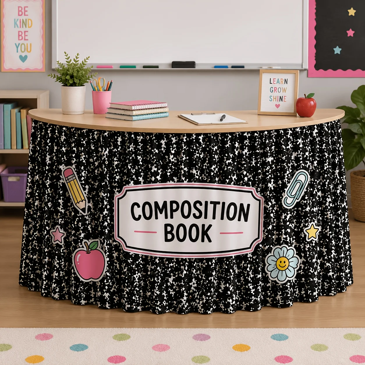 Applicable for Halloween and Christmas. 1-piece campus-themed tablecloth. Suitable for parties.zyc