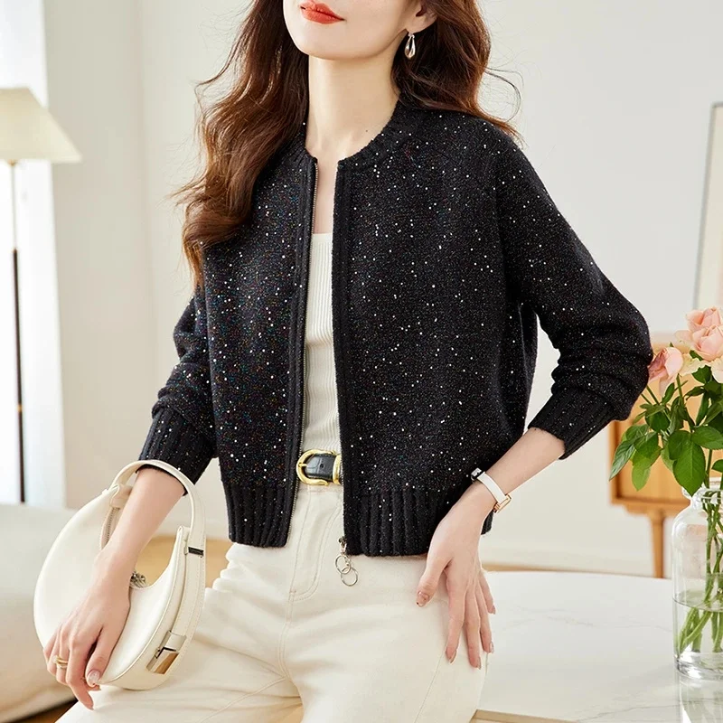 เสื้อคลุมสั้นผู้หญิง ฤดูใบไม้ผลิ ฤดูใบไม้ร่วง 2026 เสื้อคาร์ดิแกนถักไหมพรมแบบใหม่ ดีไซน์สวยงาม ประดับเลื่อม แขนยาว แบบคลุมไหล่ เสื้อคลุมตัวนอก