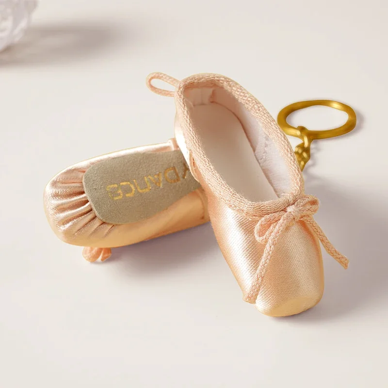 Mini Ballet Shoes Keychain Pointe Shoes Keyrings Handmade Pointe Shoe Charm Bag Penddant Gift for Dance Lovers