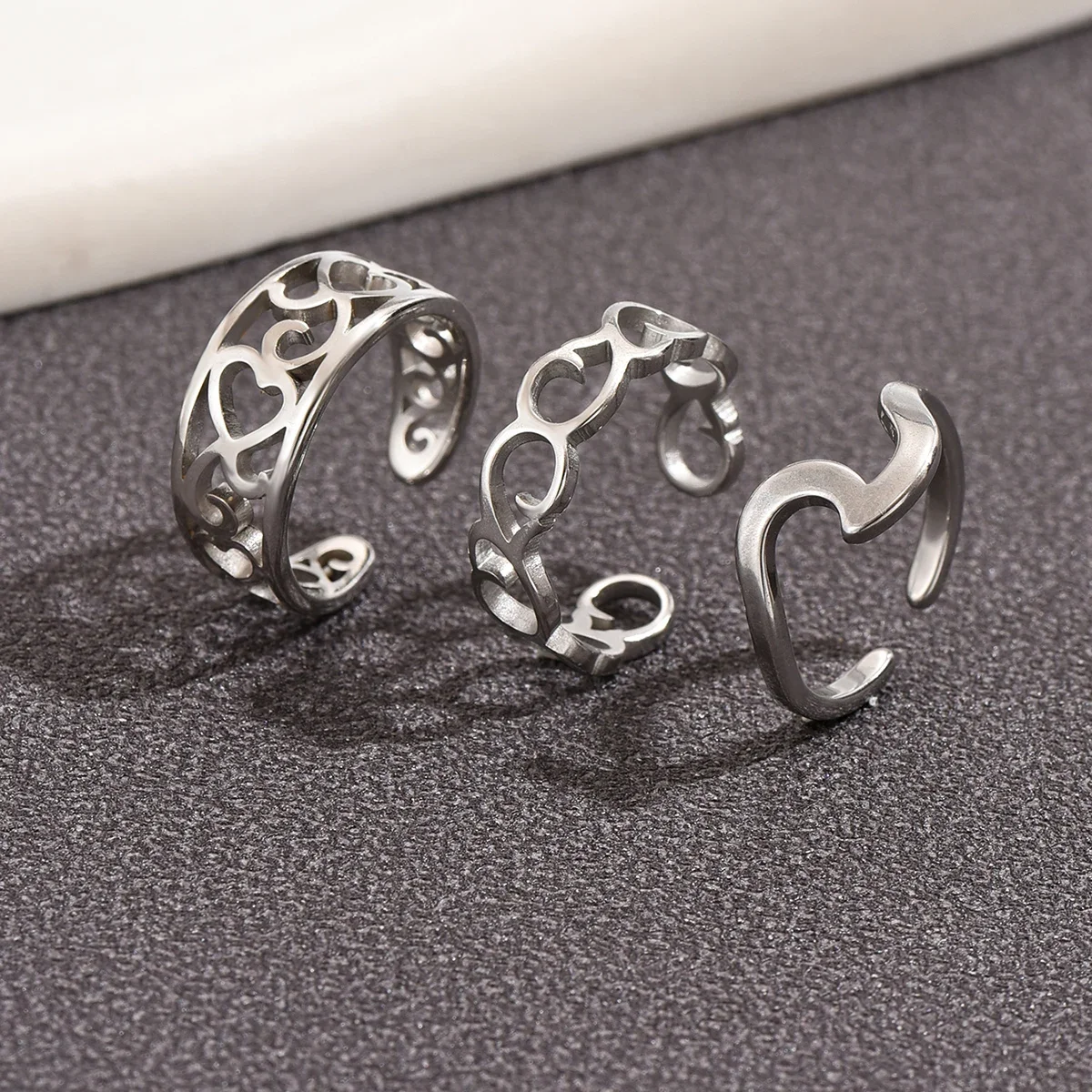 3 stainless steel gold-plated foot rings Hollow heart wave eagle beak Toe rings for men and women summer beach wear
