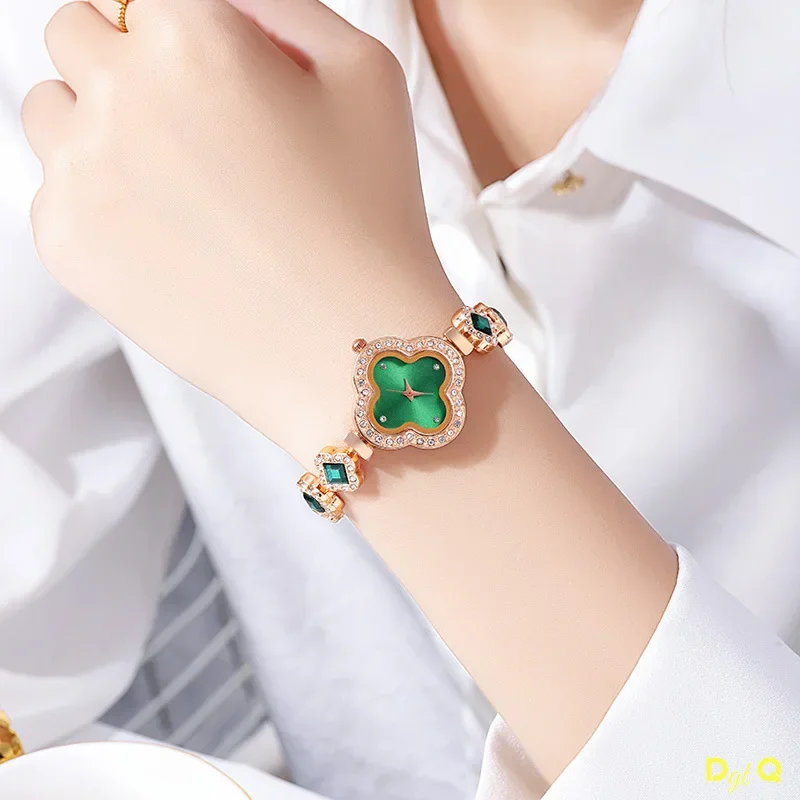 2025 นาฬิกาสร้อยข้อมือ Clover ใหม่พร้อมควอตซ์และฝังเพชร นาฬิกาผู้หญิงทันสมัย