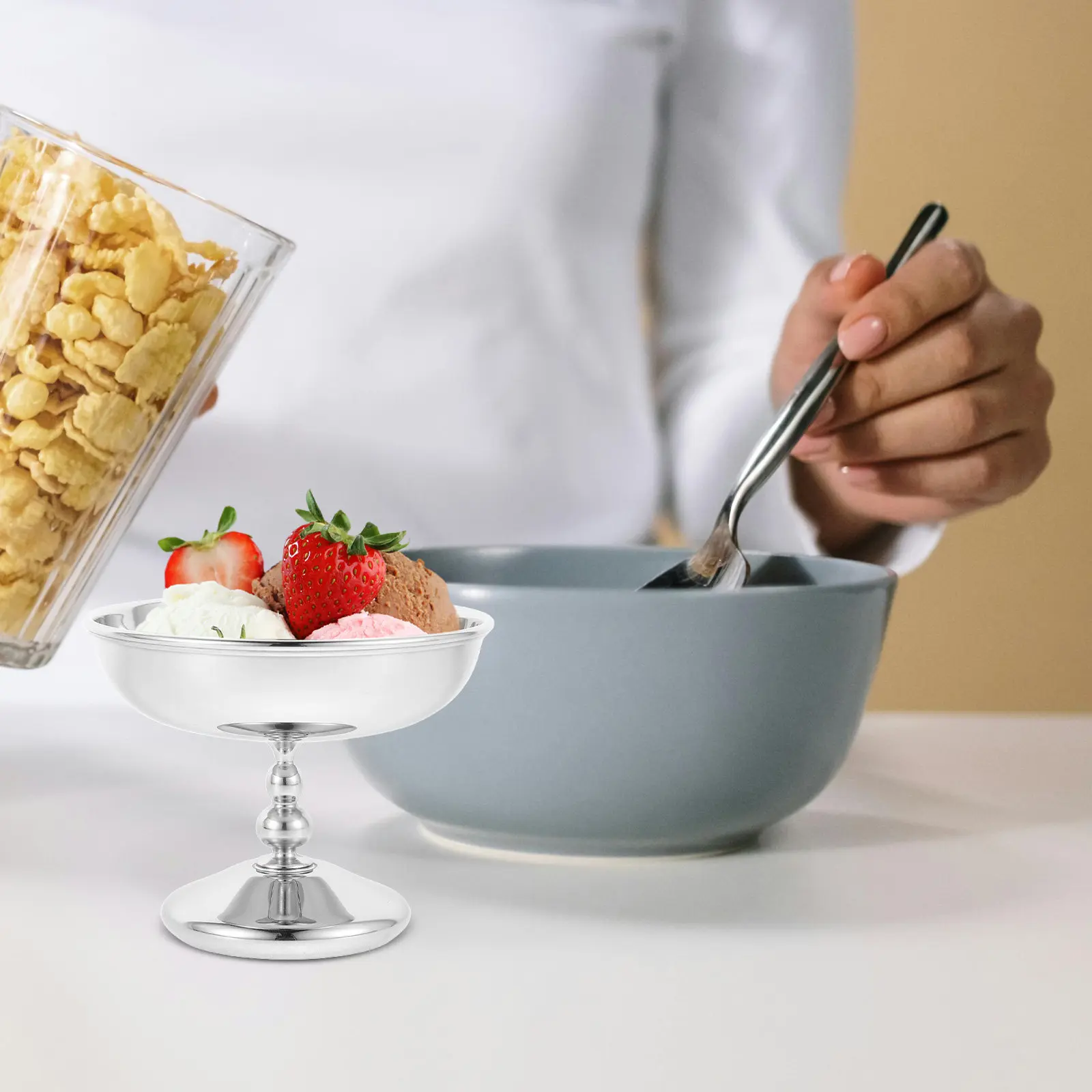 

Vintage Stainless Steel Footed Dessert Cup Elegant Ice Cream Bowl for Pudding Yogurt Snacks Party Serving Dish