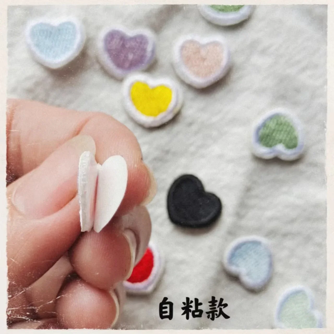 10pcs Self-adhesive Mini Heart Embroidery Patches Iron on Clothes Black Pink Green Blue Love Appliques Craft Bag Decoration DIY