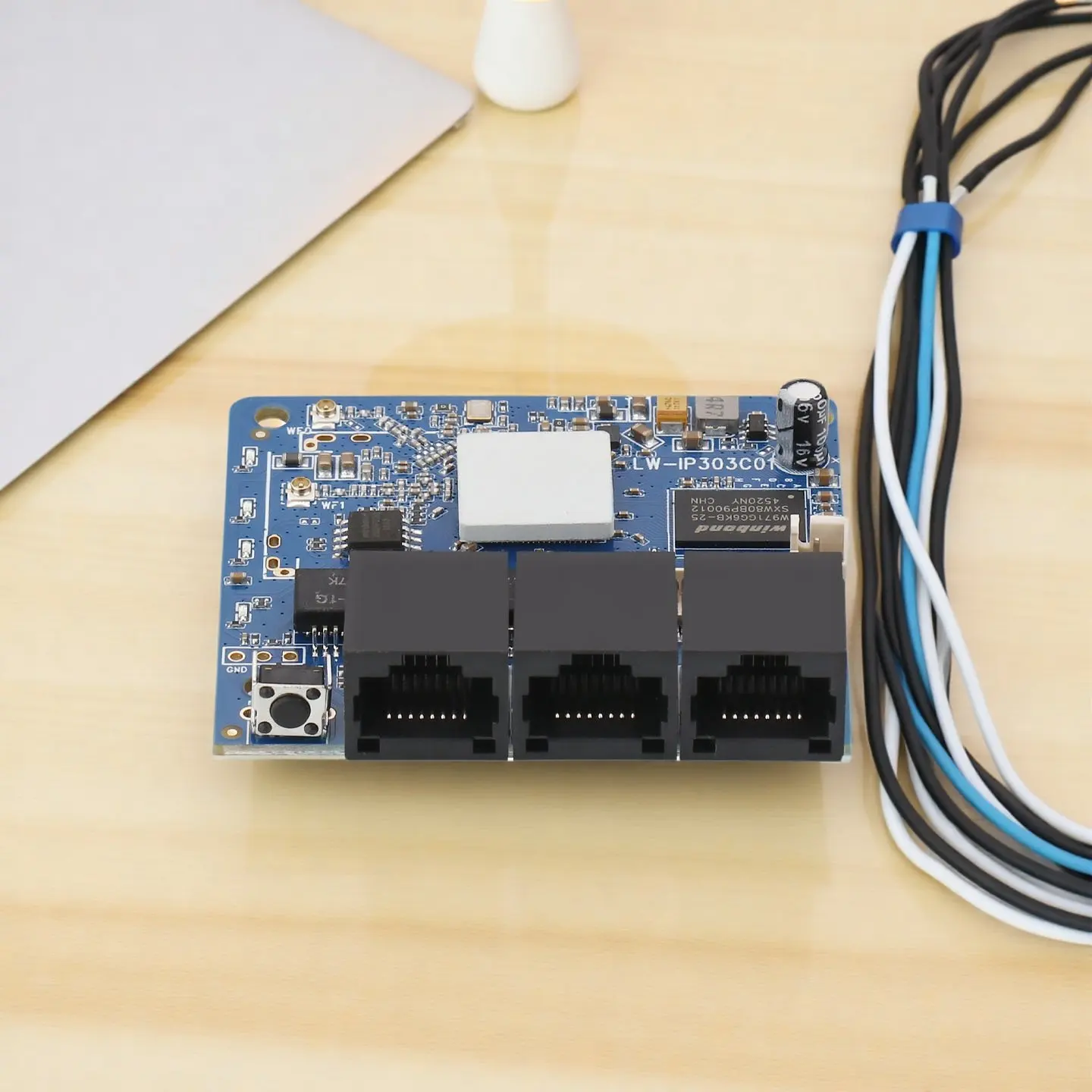 4-Port Mini Wireles…