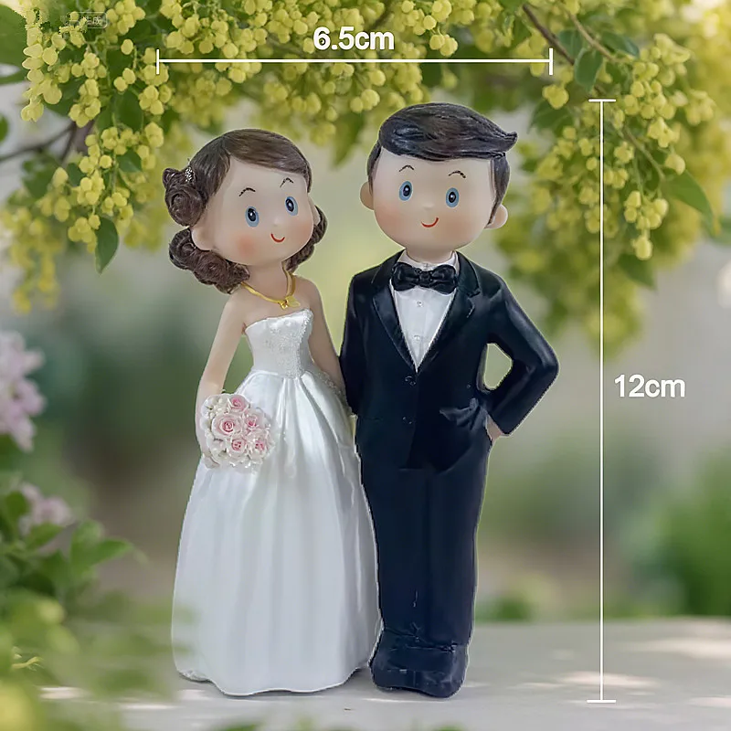 Cute Style Bride and Groom Wedding Cake Topper Figurines Engagement /Wedding Cake Decorating Mixed Style Car Decortion Figurines