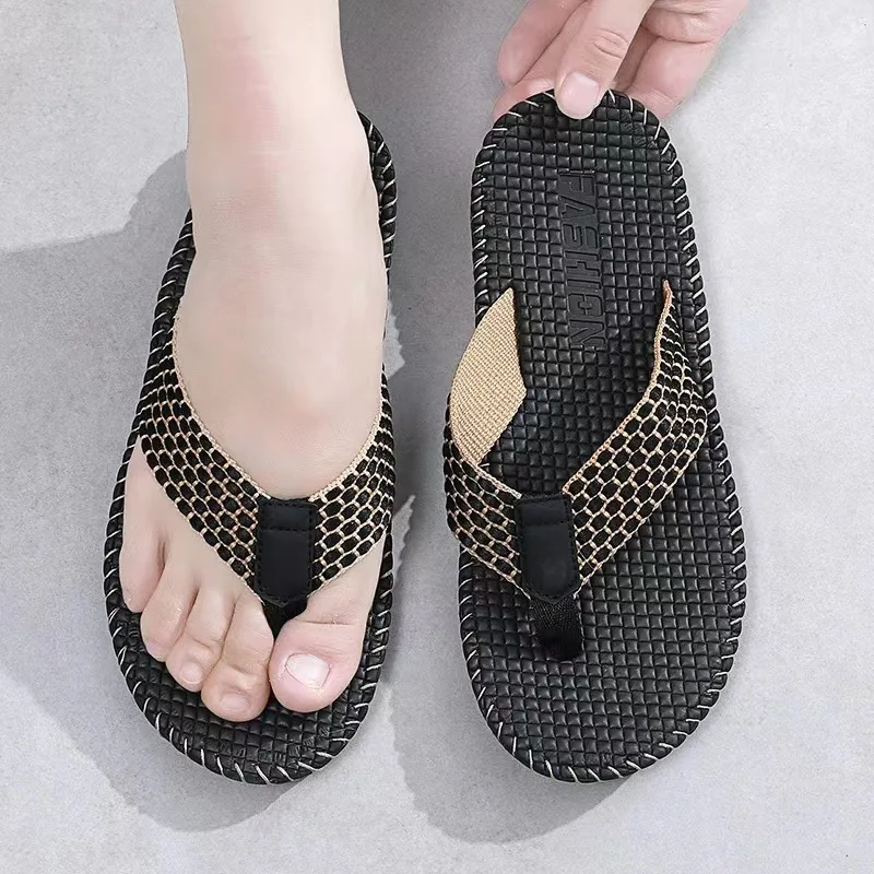 

Summer Men's Flip Flops Non Slip Comfortable Lightweight Sandals Fashionable Outdoor Beach Shoes