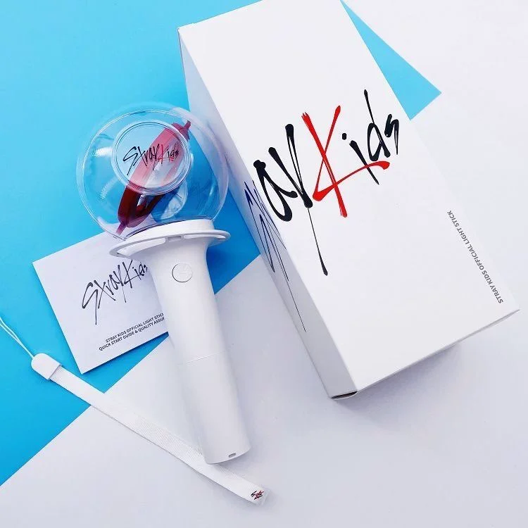Op voorraad Skzoo Straykids Support Stick Zingend met hetzelfde lantaarn Mini Generation Support Light Around Hand Lamp The Stars