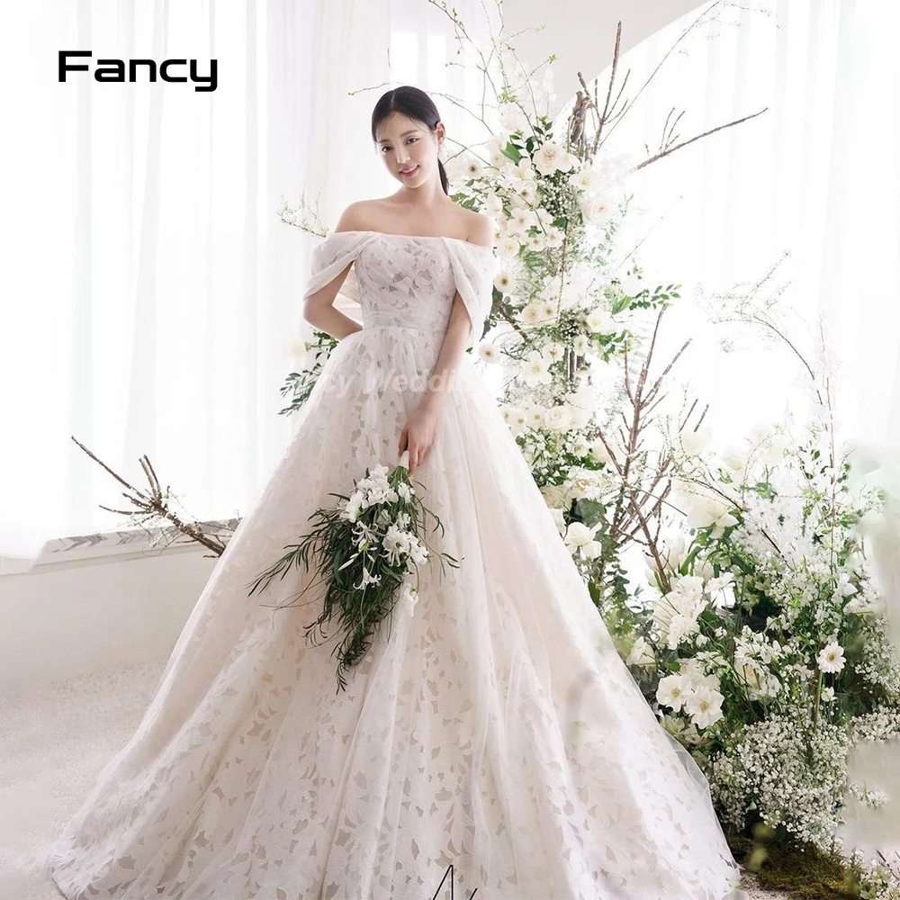 Fancy Elegant Lace Applique Wedding Dress Korea Off Shoulder Bridal Gown Short Sleeve A Line Bridal Gown For Women Photoshoot