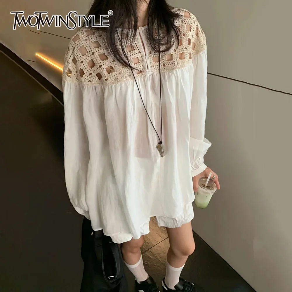 

TWOTWINSTYLE White Spliced Hollow Out Chic Shirt Female O Neck Longt Sleeve Loose Sweet Women's Shirts Autumn Style New Fashion