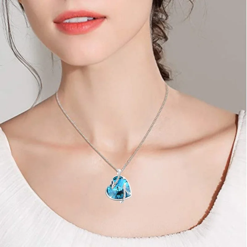 Fashion Dolphin Necklace Heart Sapphire Zircon Crystal Pendant Engagement Necklaces for Women Animal Jewelry Anniversary Gift