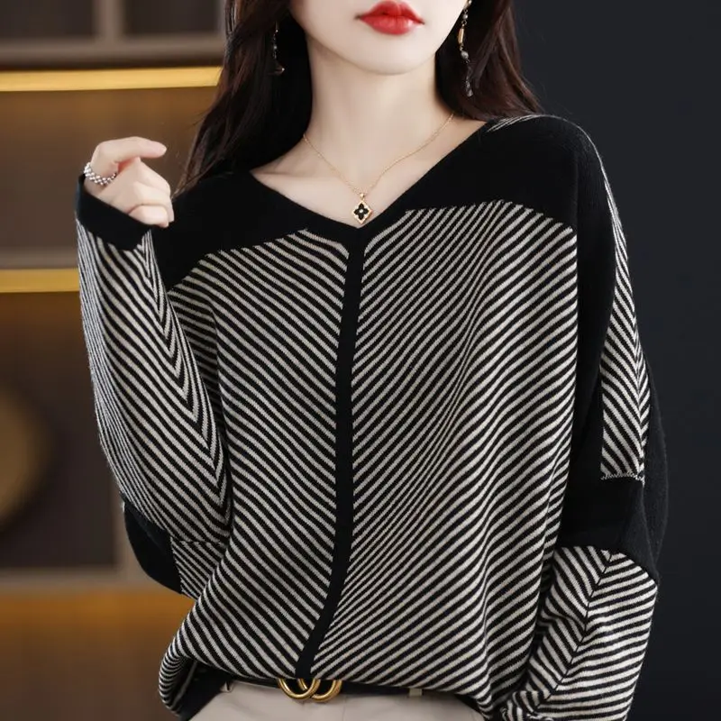 Striped Sweater Women\'s V-neck Autumn Winter New Spliced Batwing Sleeve Fashion Minimalist Casual Loose Knit Long Sleeved Top