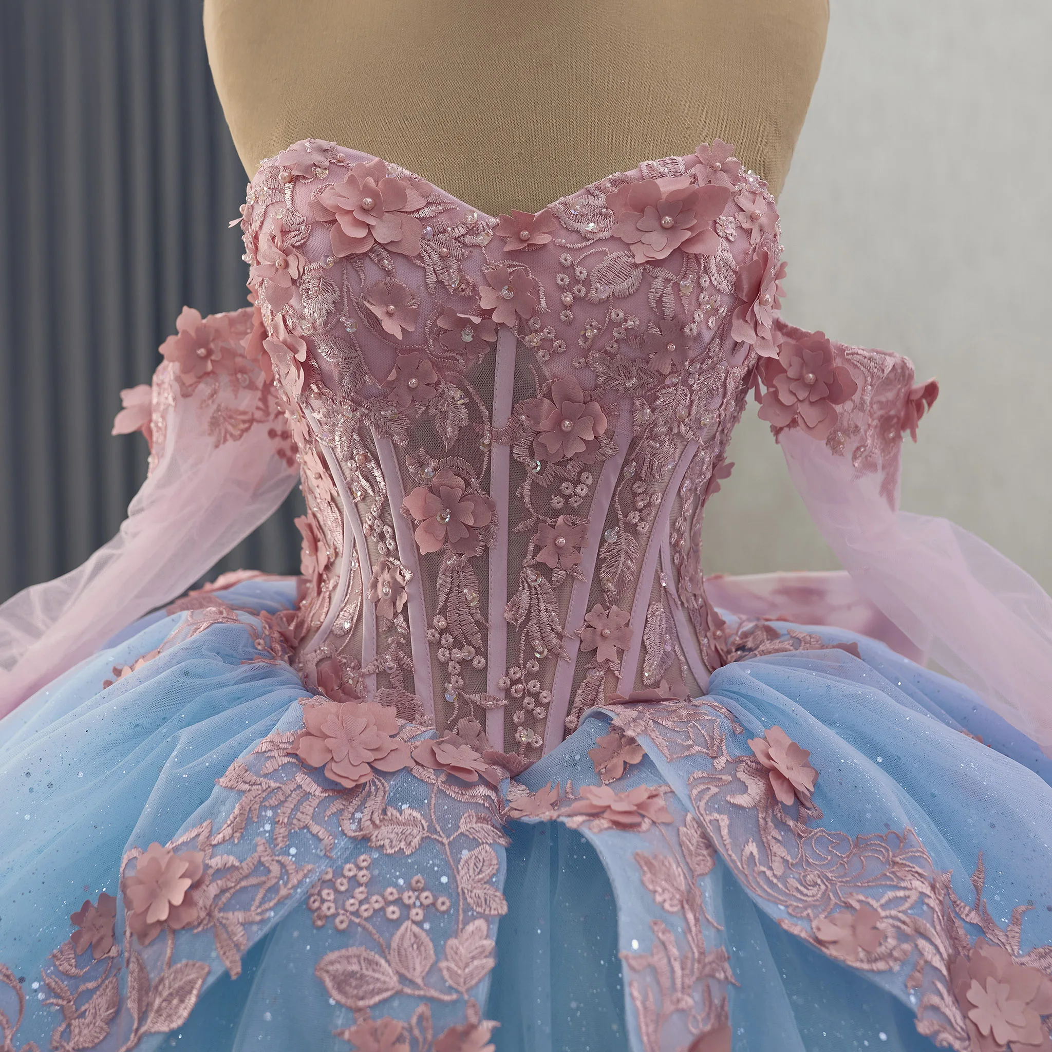 فستان Quinceanera أنيق باللون الأزرق المخضر والوردي من Rosymae مع تصميم قابل للفصل وأكمام طويلة مكشوفة الكتف لؤلؤ مطرز للاستخدام الرسمي #4