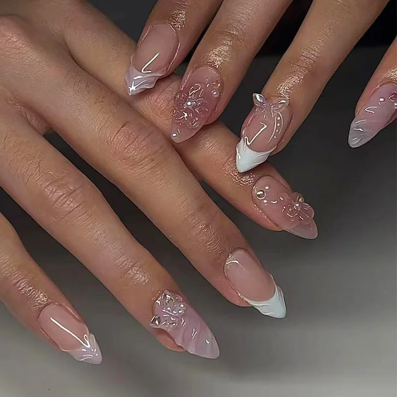 Uñas postizas de mariposa para manicura, uñas postizas con diseño de flores 3D, color rosa claro, color blanco, desmontable, estilo francés, 24 piezas