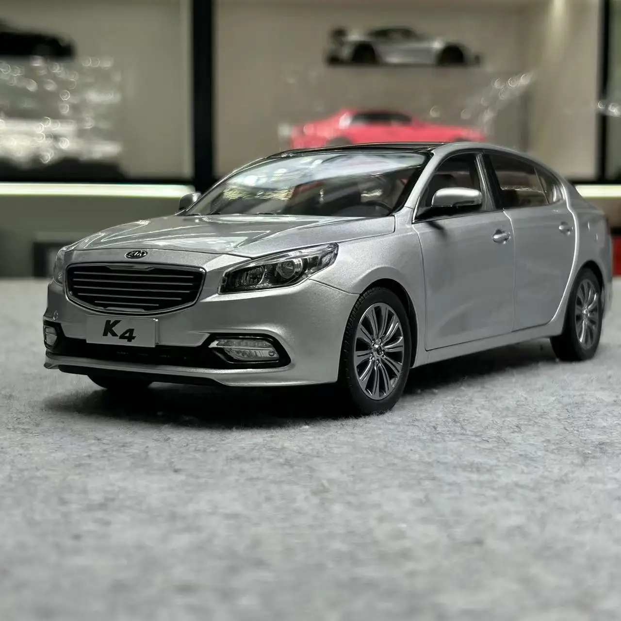 

1:18 KIA K4 Alloy Car Model Die Cast Metal Toy Vehicles Simulation Model Car Static Ornament Collection Boy Children's Toy Gifts