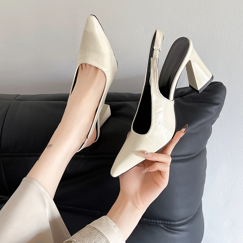 Weiche Ledertasche Zehensandalen Mode Spitzschuh Flacher Mund Slip-on Rutschfestes Temperament High Heels