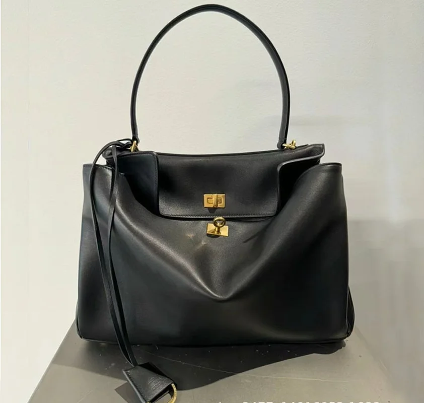 

2024 New Leather High-Grade Lock Underarm Bag Slung Over One Shoulder Leisure European And American Fashion Handbags