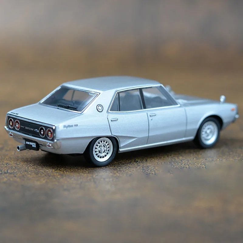 DISM 1/43 Scale NISSAN SKYLINE 2000GT XES Alloy Car Model Ornaments