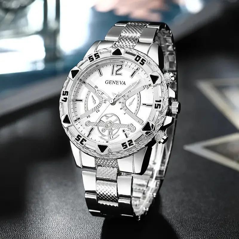 

Luxury Men's Quartz Watch Classic Business Men Wristwatch Large Dial Alloy Steel Strip Blue Light Three Eye Men's Quartz Watch