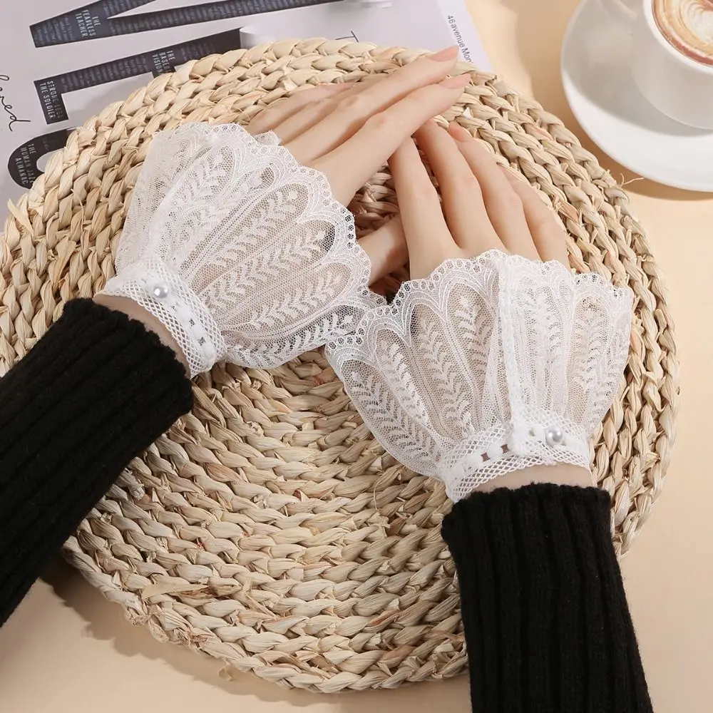 

Elegant Lace Ruffled Wrist Fake Sleeves Cuffs Costume Accessory Soft Lace Cuff Comfortable Wrist Cuff Stage Performance