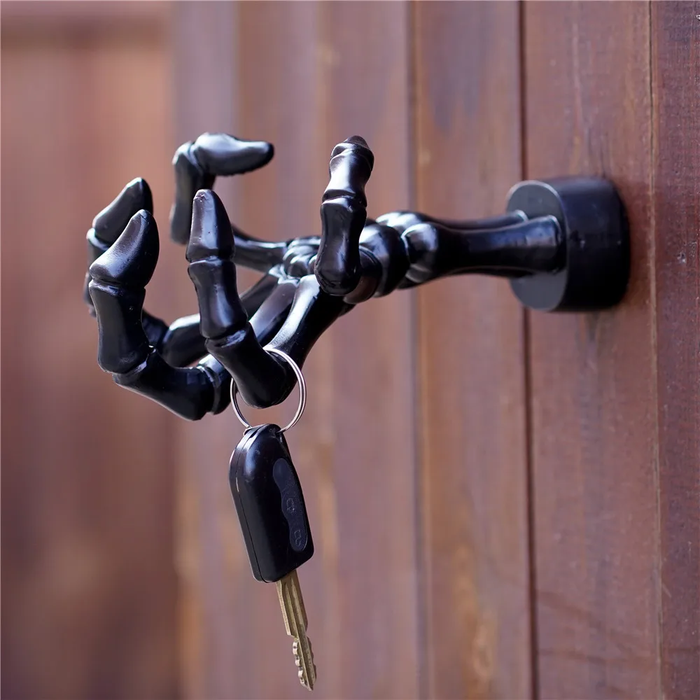 Creative Skull Hand Sculpture Key Storage Hook Wall Mount Resin Skeleton Demon Hand Statue For Funny Gift Halloween Party Decor