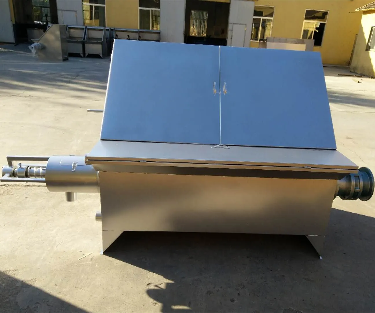 Separatore automatico di liquidi solidi per componenti centrali del cambio del motore Metodo di separazione delle vibrazioni per macchine agricole