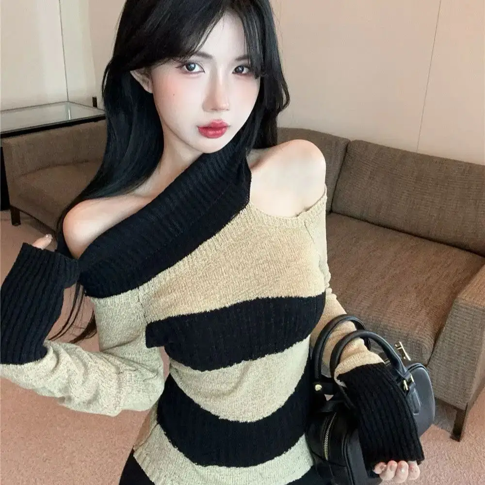 

Striped Contrasting Color Knitted Sweater Women 2024 Autumn New Retro Off-Shoulder Pure Slim Bottoming Long-Sleeved Top