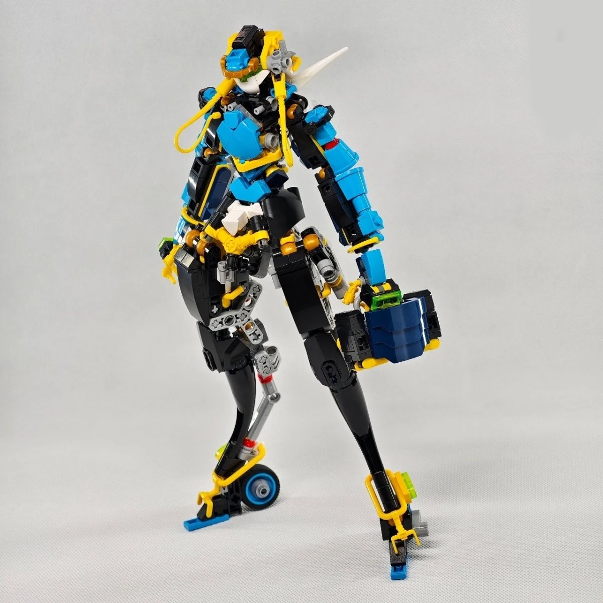 

Конструктор-фигурка: Модель пилотируемого меха-воина, робот-солдат, игрушка для сборки для детей