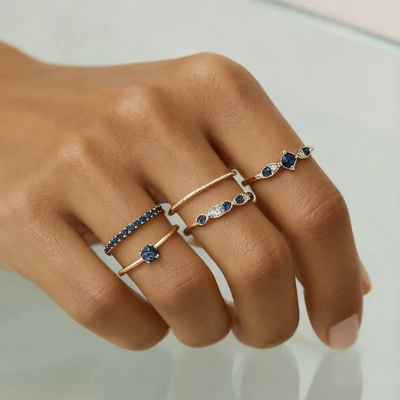 

Новый экологичный набор из 5 колец из сплава – ювелирный аксессуар в европейско-американском стиле с золотым и синим бриллиантом для женщин