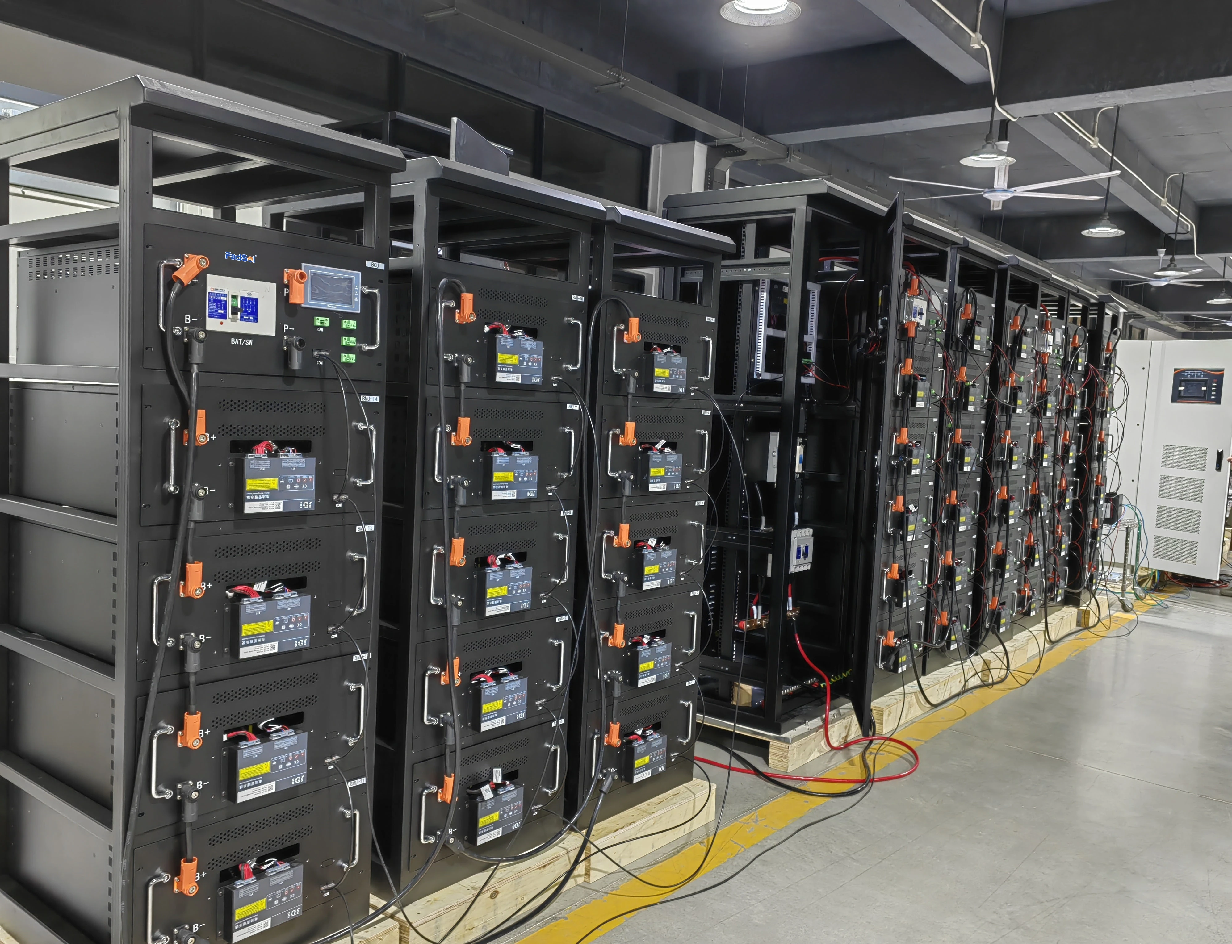 100kw System Price With 2pcs Hps50 50kw Inverter Green Solar Energy Generator Systems 100kw Power Panel