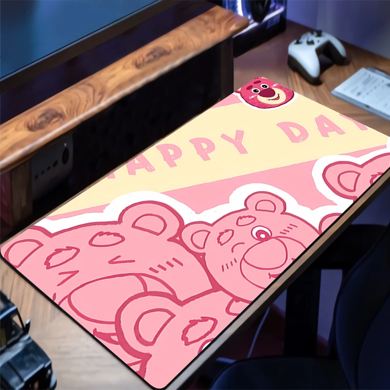 แผ่นรองเมาส์ดิสนีย์ภาพยนตร์สตรอเบอร์รี่แบร์หลายขนาดแผ่นรองคีย์บอร์ดสำหรับเกมเมอร์แผ่นรองเมาส์แบบขยายสำหรับสำนักงานพีซีแผ่นรองเมาส์สำหรับเล่นเกม