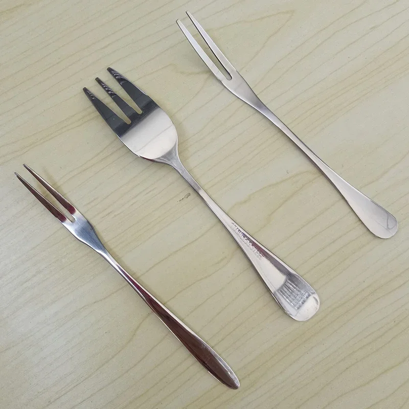 VanKood Stainless Steel Fruit Fork Dessert Fork Eco-friendly Two Tooth Dinner Forks Fork Western Style Kitchen BBQ Tool