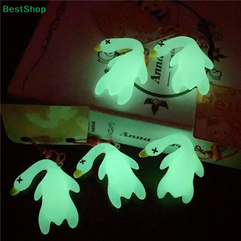 〔Z〕1pcs Color Change Duck Keychain Funny Pendants UV Photochromic Cute Cartoon Bag Car Keyrings